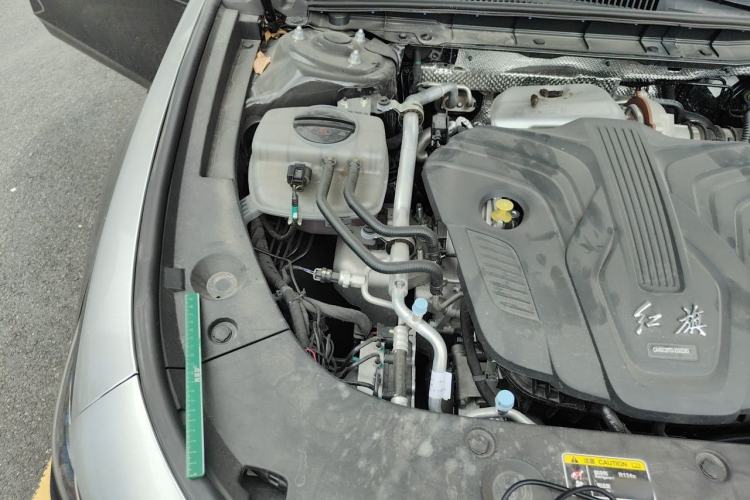 Used Hongqi H5 2025 2.0T Automatic Flag Edition – 500 000 Units Commemorative Version Engine Bay Right