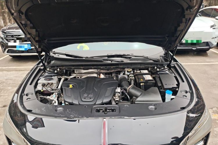Used Hongqi H5 2025 2.0T Automatic Flag Edition – 500 000 Units Commemorative Version Engine Bay