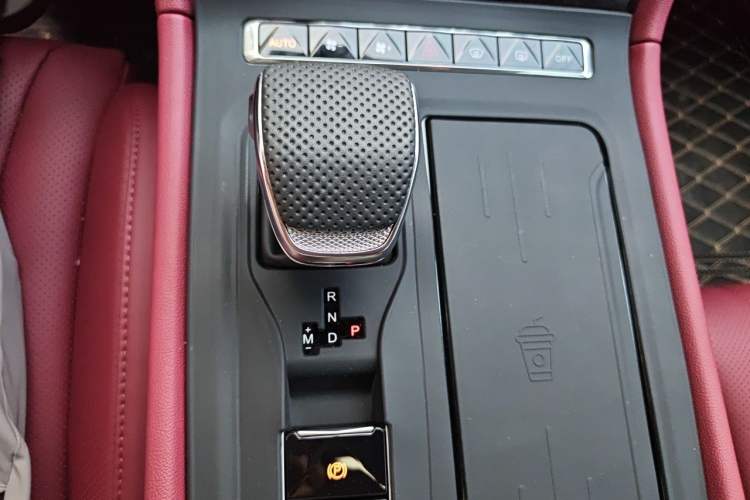 Used Hongqi H5 2025 1.5T DCT Xuan Ying Edition Gear Lever