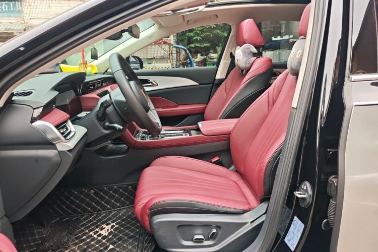 Used Hongqi H5 2025 2.0T Automatic Flag Edition – 500 000 Units Commemorative Version Left Front Seat