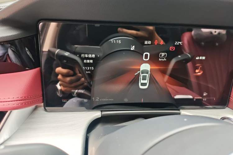 Used Hongqi H5 2025 2.0T Automatic Flag Edition – 500 000 Units Commemorative Version Odometer Close Up