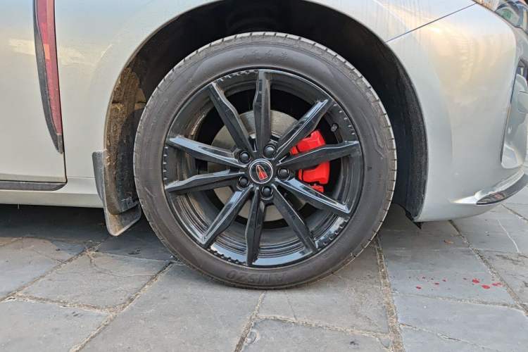 Used Hongqi H5 2025 1.5T DCT Xuan Ying Edition Right Front Wheel Hub