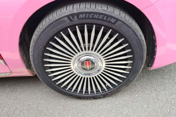 Used Hongqi H5 2025 1.5T DCT Qiyun 500 000th Unit Commemorative Edition Right Front Wheel Hub