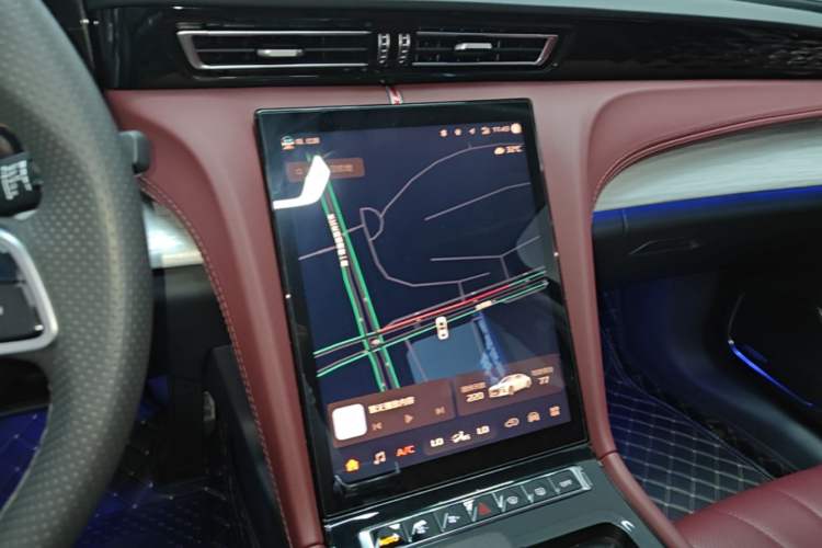 Used Hongqi H5 2025 2.0T Automatic Flag Edition – 500 000 Units Commemorative Version Audio And AC Panel