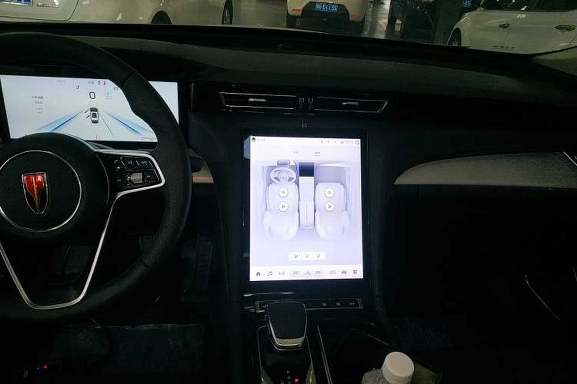 Used Hongqi H5 2025 2.0T Automatic Flag Edition – 500 000 Units Commemorative Version Audio And AC Panel