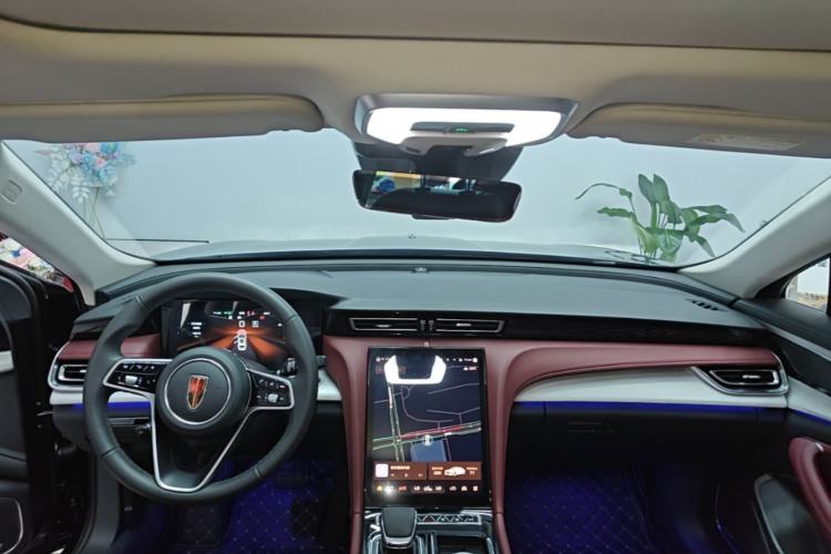 Used Hongqi H5 2025 2.0T Automatic Flag Edition – 500 000 Units Commemorative Version Center Console