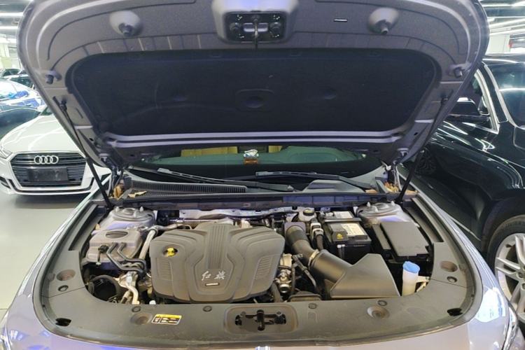 Used Hongqi H5 2025 2.0T Automatic Flag Edition – 500 000 Units Commemorative Version Engine Bay