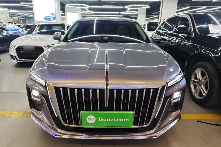 Used Hongqi H5 2025 2.0T Automatic Flag Edition – 500 000 Units Commemorative Version Front