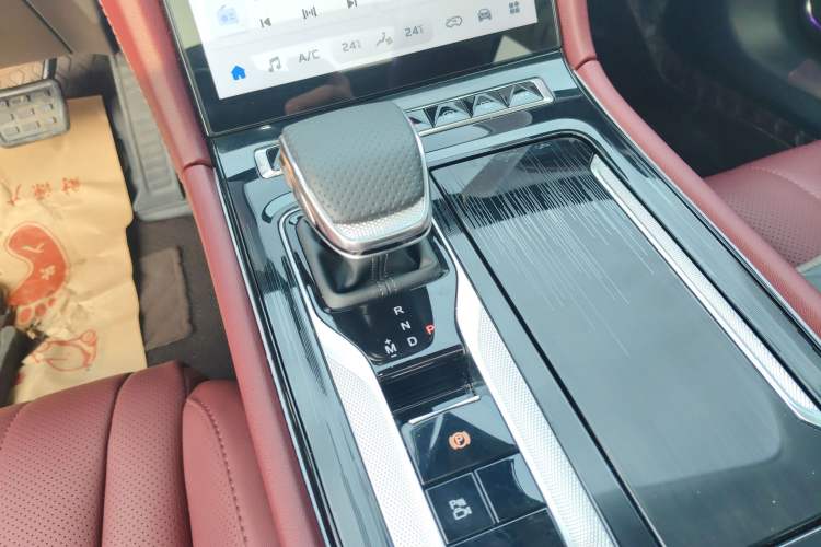Used Hongqi H5 2025 1.5T DCT Qiyun 500 000th Unit Commemorative Edition Gear Lever