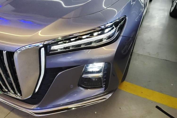 Used Hongqi H5 2025 2.0T Automatic Flag Edition – 500 000 Units Commemorative Version Left Front Headlight