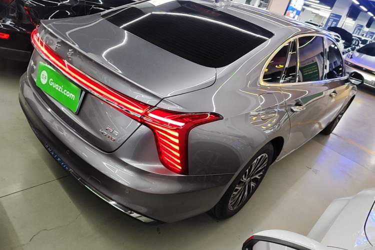 Used Hongqi H5 2025 2.0T Automatic Flag Edition – 500 000 Units Commemorative Version Rear Right 45 Deg