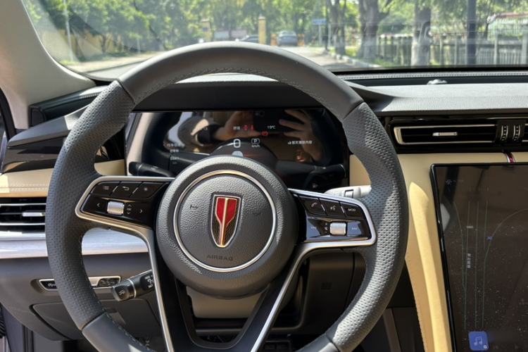 Used Hongqi H5 2025 2.0T Automatic Flag Edition – 500 000 Units Commemorative Version Steering Wheel