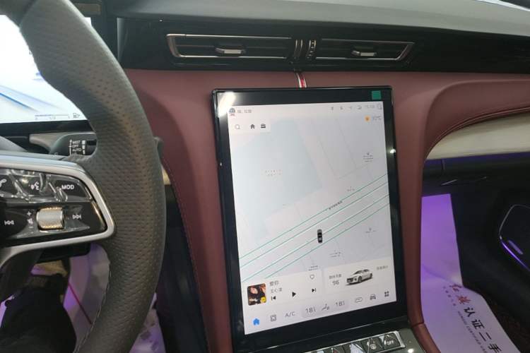 Used Hongqi H5 2025 2.0T Automatic Flag Edition – 500 000 Units Commemorative Version Audio And AC Panel