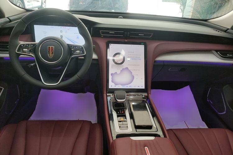 Used Hongqi H5 2025 2.0T Automatic Flag Edition – 500 000 Units Commemorative Version Center Console