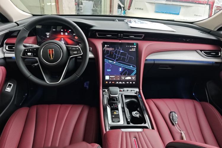 Used Hongqi H5 2025 2.0T Automatic Flag Edition – 500 000 Units Commemorative Version Center Console