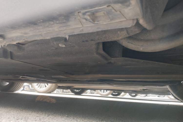 Used Hongqi H5 2025 1.5T DCT Qiyun 500 000th Unit Commemorative Edition Chassis Rear Left