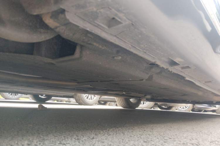 Used Hongqi H5 2025 1.5T DCT Qiyun 500 000th Unit Commemorative Edition Chassis Rear Right