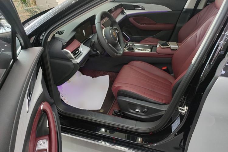 Used Hongqi H5 2025 2.0T Automatic Flag Edition – 500 000 Units Commemorative Version Driver Seat