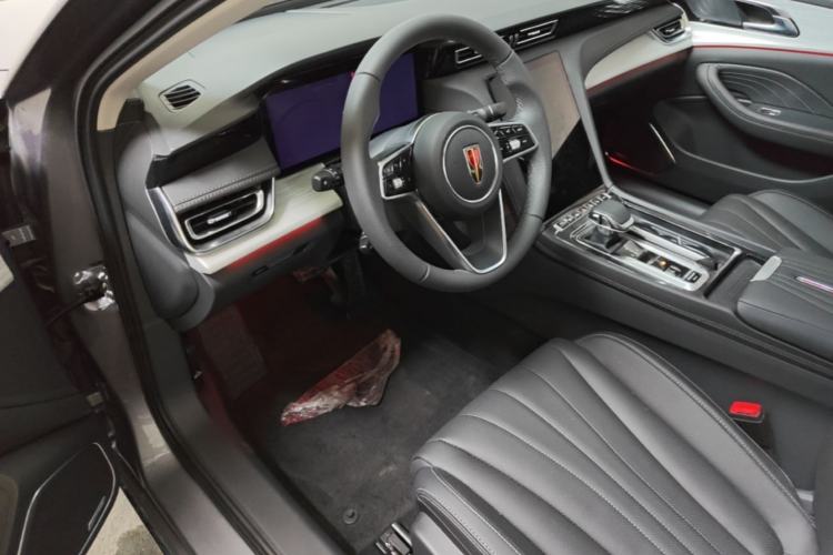 Used Hongqi H5 2025 2.0T Automatic Flag Edition – 500 000 Units Commemorative Version Driver Seat