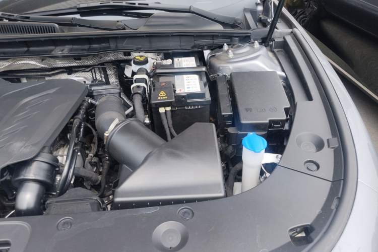 Used Hongqi H5 2025 1.5T DCT Qiyun 500 000th Unit Commemorative Edition Engine Bay Left
