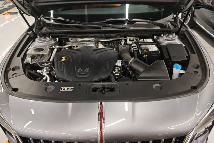 Used Hongqi H5 2025 2.0T Automatic Flag Edition – 500 000 Units Commemorative Version Engine Bay