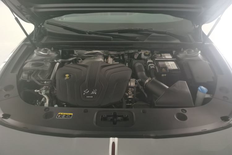 Used Hongqi H5 2025 2.0T Automatic Flag Edition – 500 000 Units Commemorative Version Engine Bay