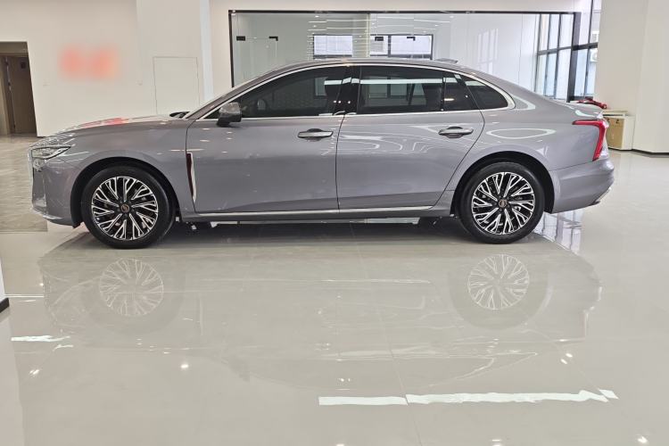 Used Hongqi H5 2025 2.0T Automatic Flag Edition – 500 000 Units Commemorative Version Exterior 3