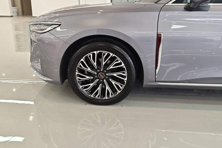 Used Hongqi H5 2025 2.0T Automatic Flag Edition – 500 000 Units Commemorative Version Exterior 7