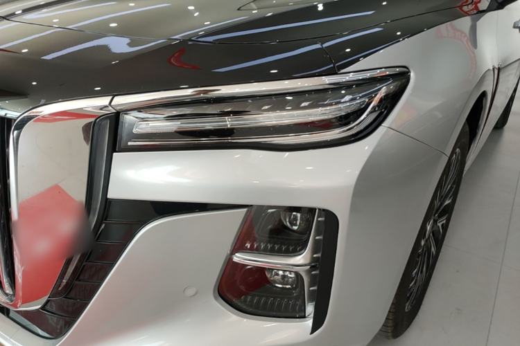 Used Hongqi H5 2025 2.0T Automatic Flag Edition – 500 000 Units Commemorative Version Left Front Headlight