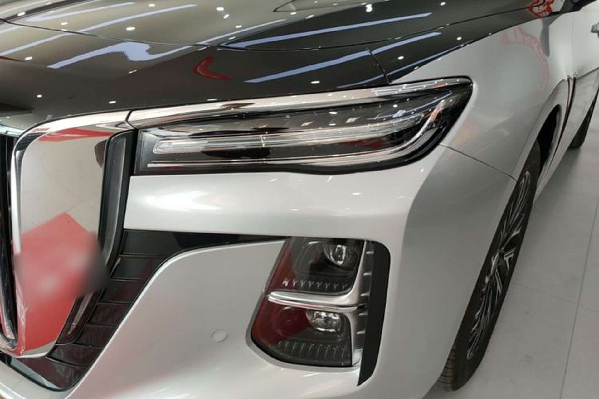 Used Hongqi H5 2025 2.0T Automatic Flag Edition – 500 000 Units Commemorative Version Left Front Headlight