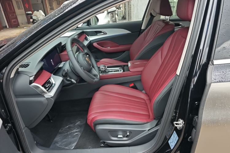 Used Hongqi H5 2025 2.0T Automatic Flag Edition – 500 000 Units Commemorative Version Left Front Seat