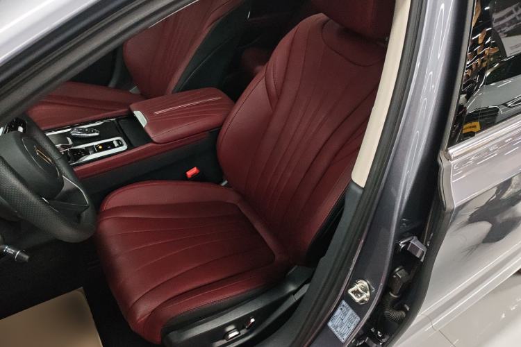 Used Hongqi H5 2025 2.0T Automatic Flag Edition – 500 000 Units Commemorative Version Left Front Seat