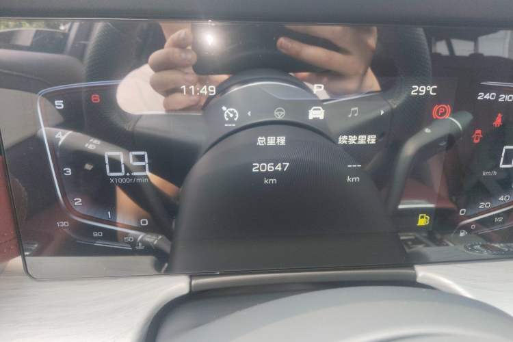 Used Hongqi H5 2025 1.5T DCT Qiyun 500 000th Unit Commemorative Edition Odometer Close Up