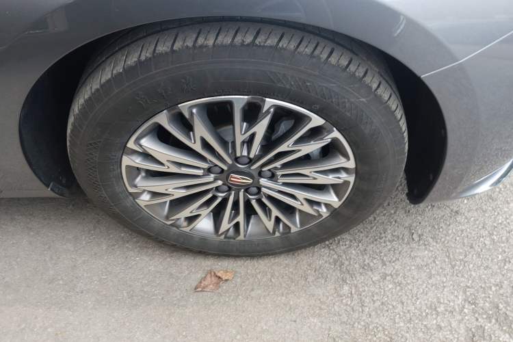 Used Hongqi H5 2025 1.5T DCT Qiyun 500 000th Unit Commemorative Edition Right Front Wheel Hub
