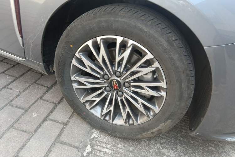 Used Hongqi H5 2025 1.5T DCT Qiyun 500 000th Unit Commemorative Edition Right Front Wheel Hub