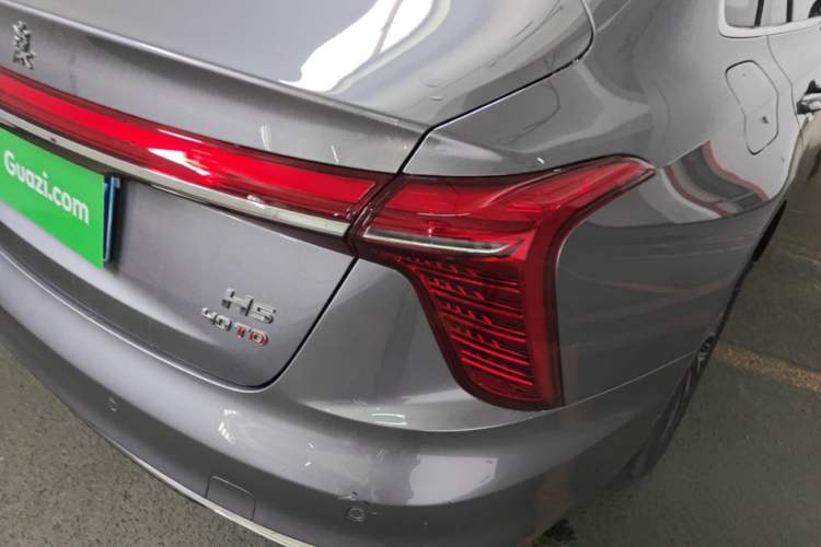 Used Hongqi H5 2025 2.0T Automatic Flag Edition – 500 000 Units Commemorative Version Right Rear Taillight