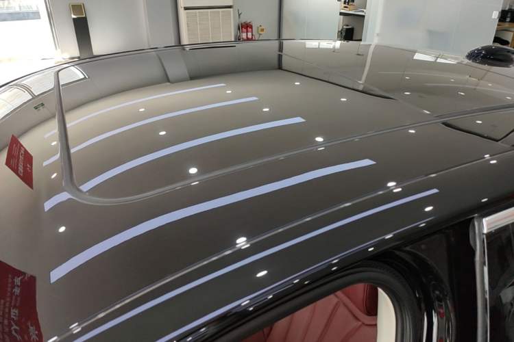 Used Hongqi H5 2025 2.0T Automatic Flag Edition – 500 000 Units Commemorative Version Roof