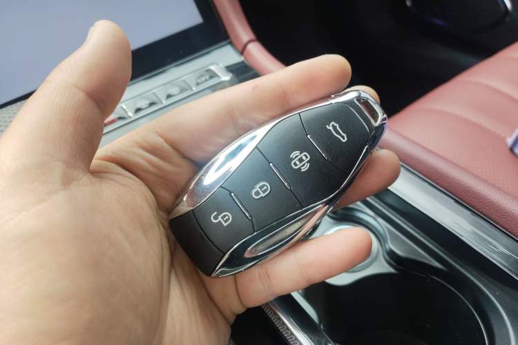 Used Hongqi H5 2025 1.5T DCT Qiyun 500 000th Unit Commemorative Edition Vehicle Key