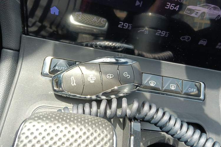 Used Hongqi H5 2025 1.5T DCT Qiyun 500 000th Unit Commemorative Edition Vehicle Key