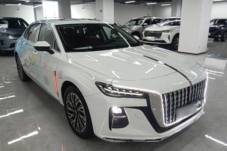 Used Hongqi H5 2025 2.0T Automatic Flag Edition – 500 000 Units Commemorative Version Front Right 45 Deg