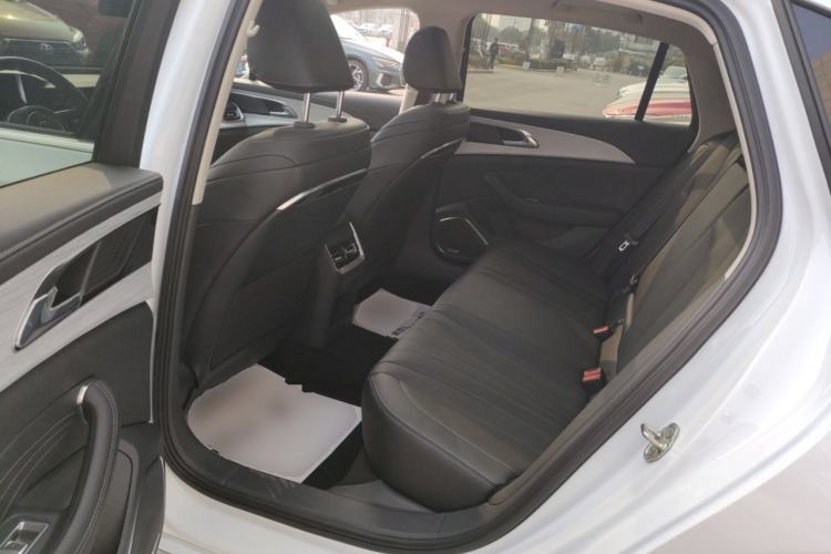 Used Hongqi H5 2025 1.5T DCT Qiyun 500 000th Unit Commemorative Edition Interior 4