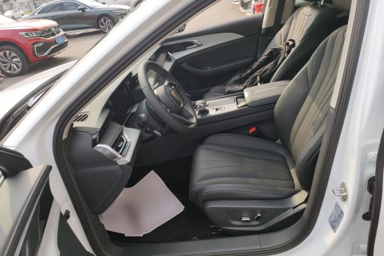 Used Hongqi H5 2025 1.5T DCT Qiyun 500 000th Unit Commemorative Edition Left Front Seat