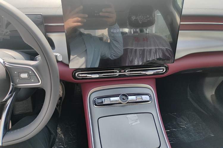 Used Hongqi H5 2026 Model 1.5T DCT Qi Yun Pro Edition Audio And AC Panel