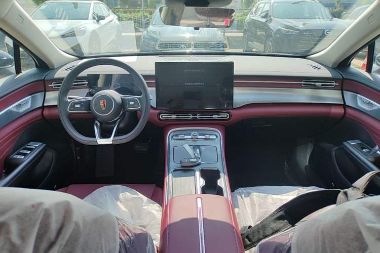 Used Hongqi H5 2026 Model 1.5T DCT Qi Yun Pro Edition Center Console