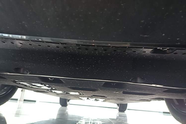 Used Hongqi H5 2026 Model 1.5T DCT Xuan Ying Pro Edition Chassis Front