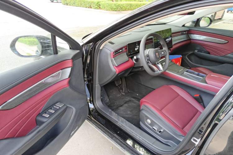 Used Hongqi H5 2026 Model 2.0T Automatic Qi Ling Pro Edition Driver Seat