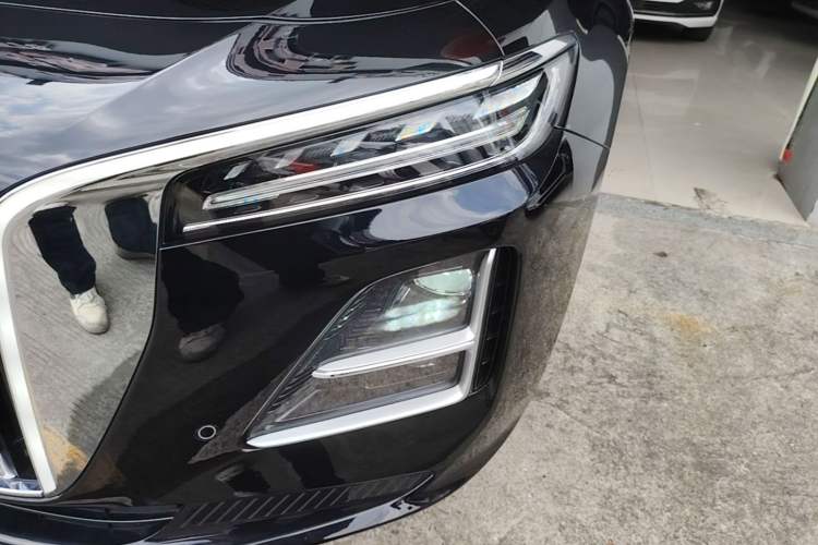 Used Hongqi H5 2026 Model 2.0T Automatic Qi Chang Pro Edition Left Front Headlight