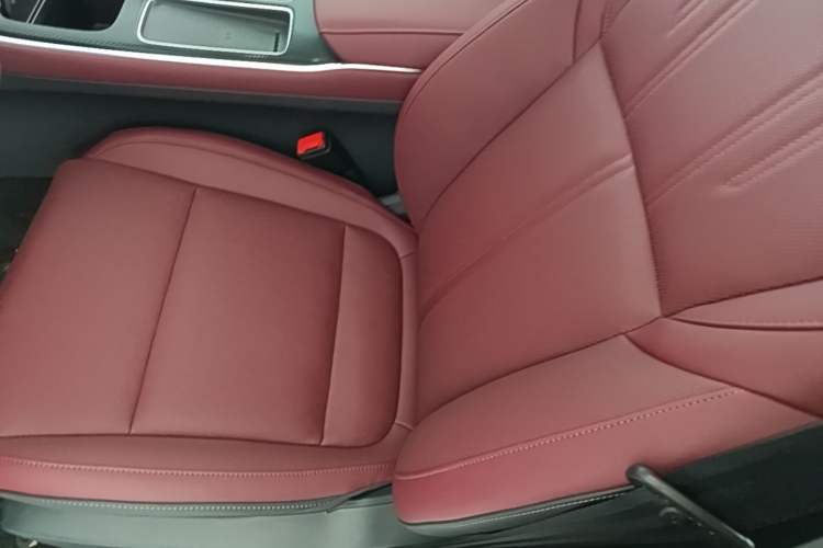 Used Hongqi H5 2026 Model 1.5T DCT Xuan Ying Pro Edition Left Front Seat