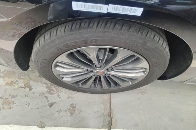 Used Hongqi H5 2026 Model 2.0T Automatic Qi Ling Pro Edition Left Front Wheel Hub