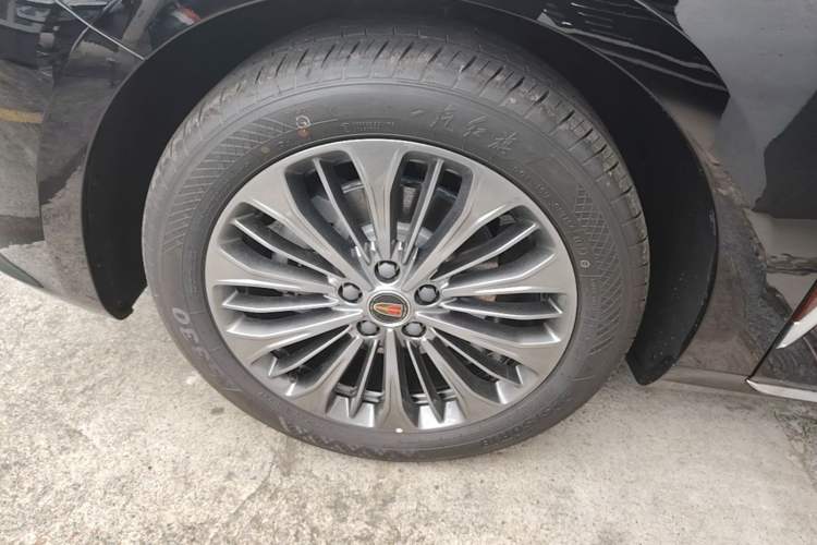 Used Hongqi H5 2026 Model 2.0T Automatic Qi Chang Pro Edition Left Front Wheel Hub